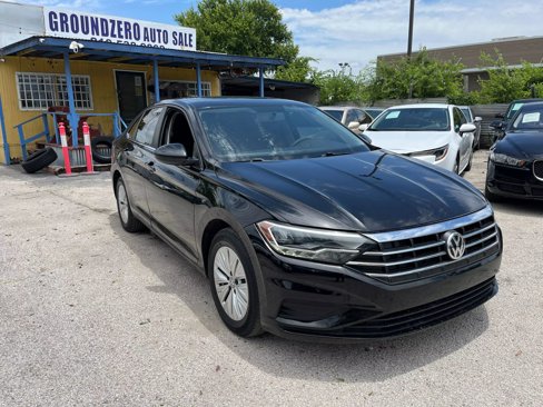 Used 2019 Volkswagen Jetta R-Line image 2