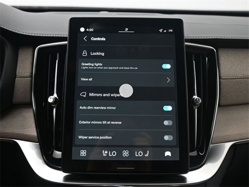 New 2026 Volvo XC90 B6 Plus w/ Protection Package Premier image 18
