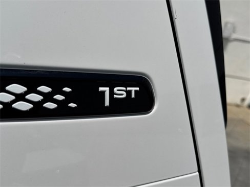 New 2025 Volkswagen ID. Buzz 1st Edition image 10