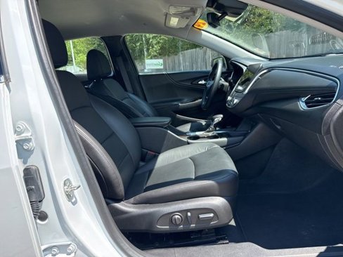 Used 2024 Chevrolet Malibu LT image 34