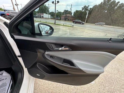 Used 2019 Chevrolet Cruze Premier w/ Sun And Sound Package image 15
