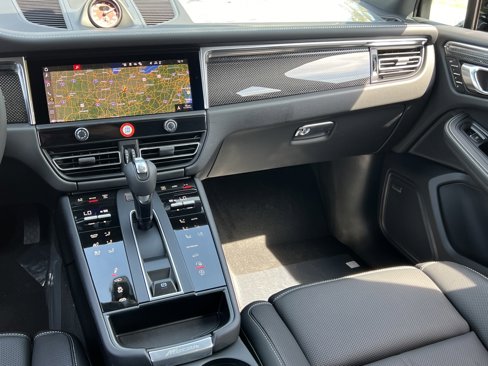 New 2026 Porsche Macan GTS image 26