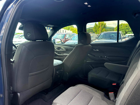 Used 2023 Chevrolet Traverse LT image 14