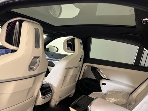 New 2026 BMW 740i w/ Executive Package image 33