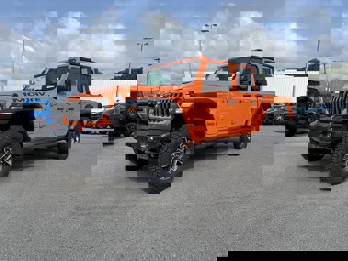 New 2025 Jeep Gladiator Mojave image 2