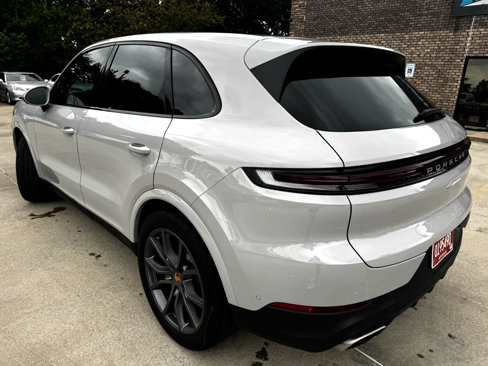 Used 2024 Porsche Cayenne image 7