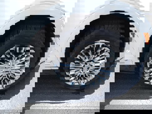 Used 2017 Cadillac XT5 Luxury image 17