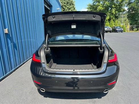 Used 2022 BMW 330i xDrive Sedan w/ Driving Assistance Package image 16