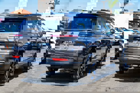 New 2025 Jeep Grand Cherokee L Altitude image 4