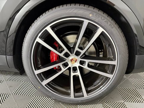 New 2026 Porsche Cayenne S image 13