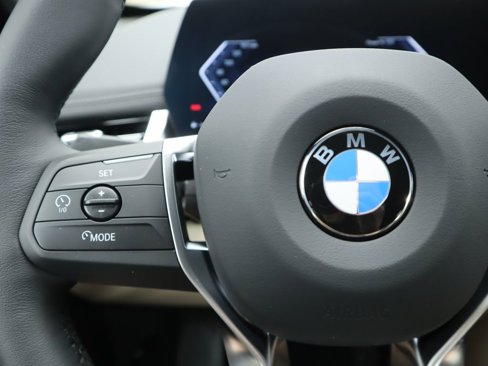 Used 2025 BMW X1 xDrive28i w/ Technology Package image 12