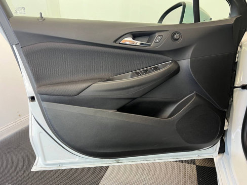 Used 2017 Chevrolet Cruze LT w/ Convenience Package image 7