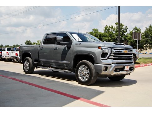 Used 2024 Chevrolet Silverado 2500 High Country image 2