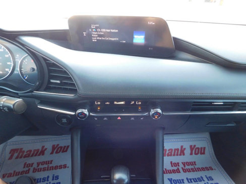 Used 2019 MAZDA MAZDA3 Hatchback w/ Preferred Package image 17