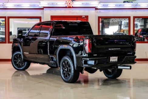Used 2024 GMC Sierra 2500 AT4 w/ Technology Package image 4