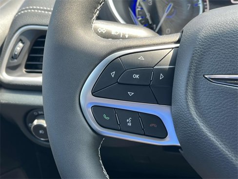 New 2025 Chrysler Pacifica Select image 19