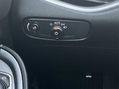 Used 2024 Chevrolet Malibu LT image 28