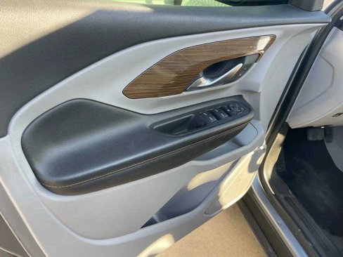 Used 2018 GMC Terrain SLE image 10
