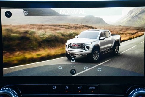 Used 2024 GMC Canyon Elevation image 40