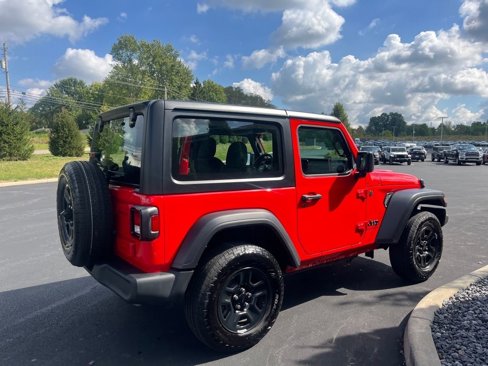 Used 2025 Jeep Wrangler Sport image 4