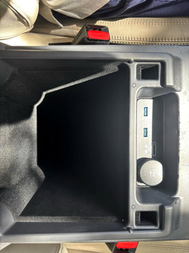 Used 2020 Land Rover Discovery SE image 18