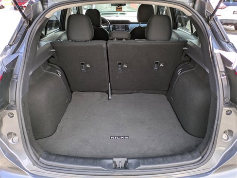 Used 2021 Nissan Kicks SV image 12