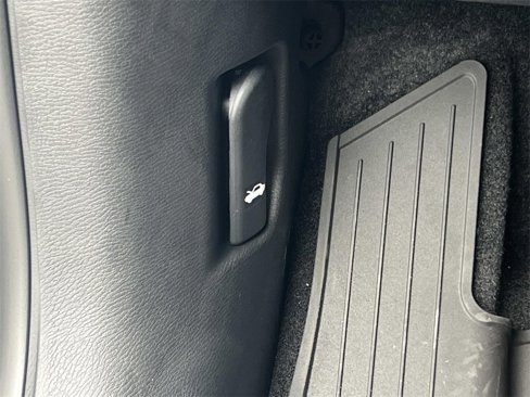New 2025 Mitsubishi Outlander SE image 30