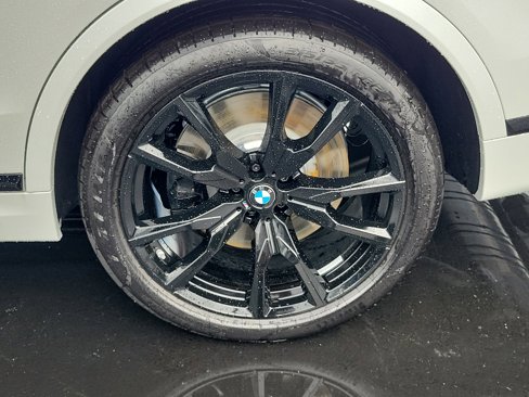 New 2026 BMW X7 M60i image 5