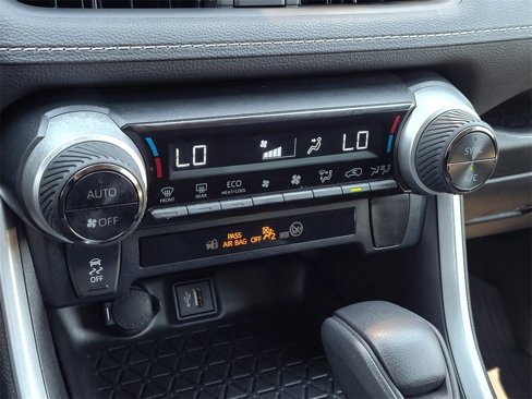 Used 2023 Toyota RAV4 LE image 19