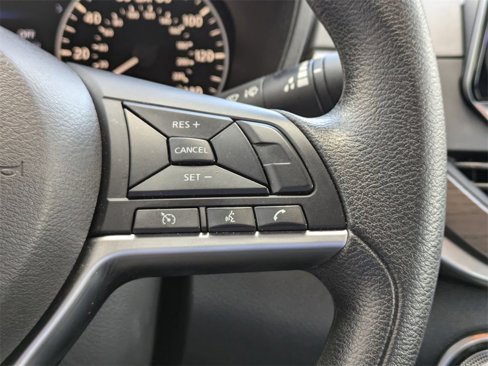 Used 2024 Nissan Altima 2.5 SV image 19