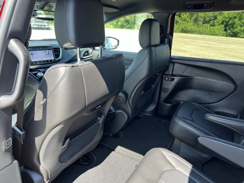 New 2026 Chrysler Pacifica Select image 21
