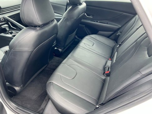 Used 2022 Hyundai Elantra Limited image 21