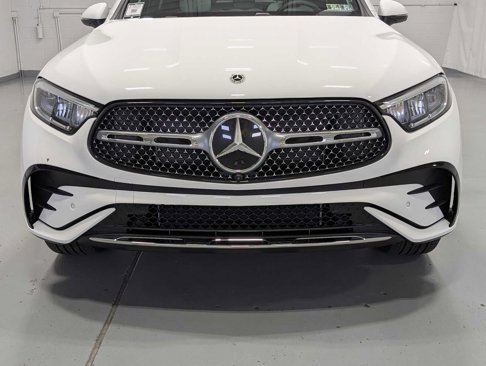 New 2025 Mercedes-Benz GLC 300 4MATIC image 2
