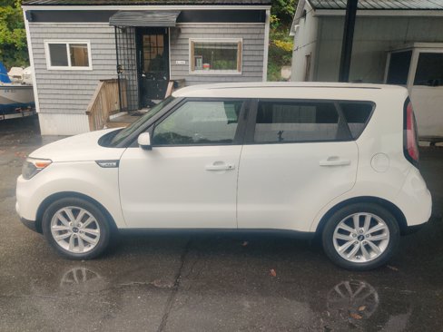 Used 2019 Kia Soul + image 3