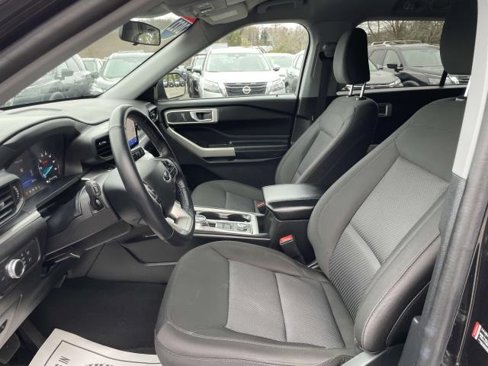 Used 2022 Ford Explorer XLT image 14
