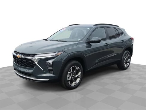 Certified 2025 Chevrolet Trax LT image 1