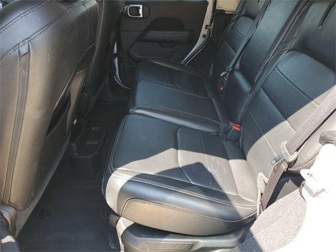Used 2023 Jeep Wrangler Unlimited Sahara image 28