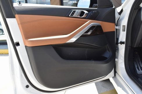 Used 2023 BMW X6 xDrive40i w/ M Sport Package image 11
