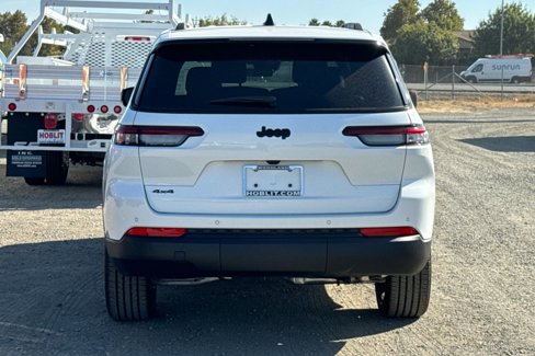 New 2025 Jeep Grand Cherokee L Altitude image 4