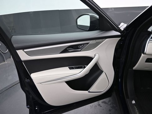 New 2026 Jaguar F-PACE R-Dynamic S image 19