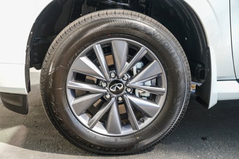 New 2026 INFINITI QX80 Pure image 9