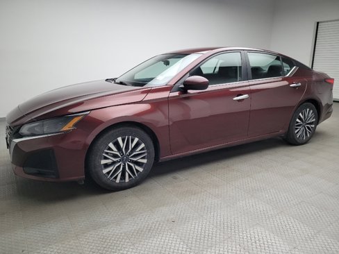 Used 2023 Nissan Altima 2.5 SV image 2