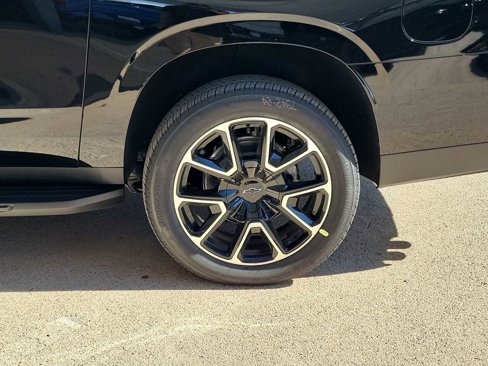 New 2026 Chevrolet Suburban RST image 8