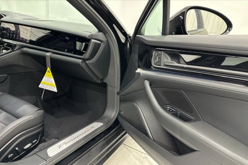 New 2025 Porsche Panamera 4 image 21