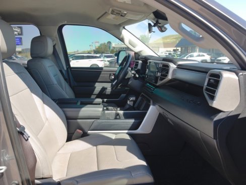 Used 2024 Toyota Tundra SR5 w/ SR5 Premium Package image 33
