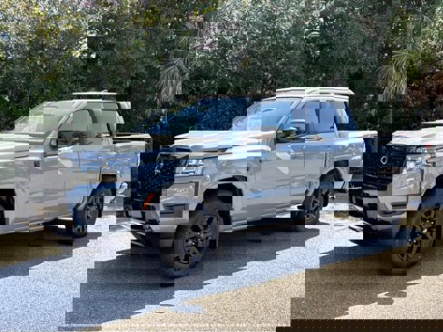 New 2026 Nissan Frontier SV image 3