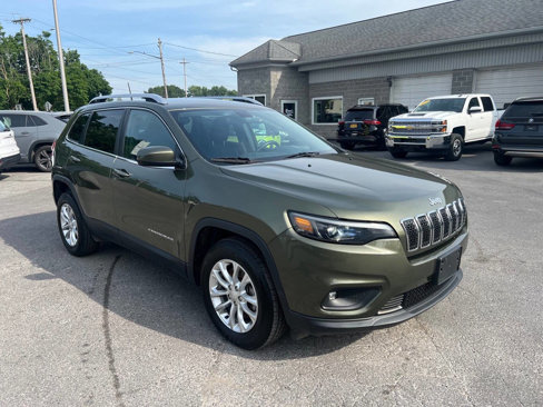 Used 2019 Jeep Cherokee Latitude w/ Popular Appearance Group image 7