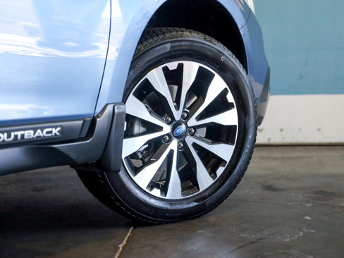 Used 2017 Subaru Outback 3.6R Limited image 35