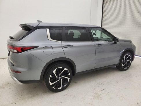 Used 2024 Mitsubishi Outlander SE image 17