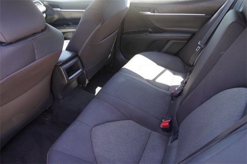 Used 2018 Toyota Camry LE image 11